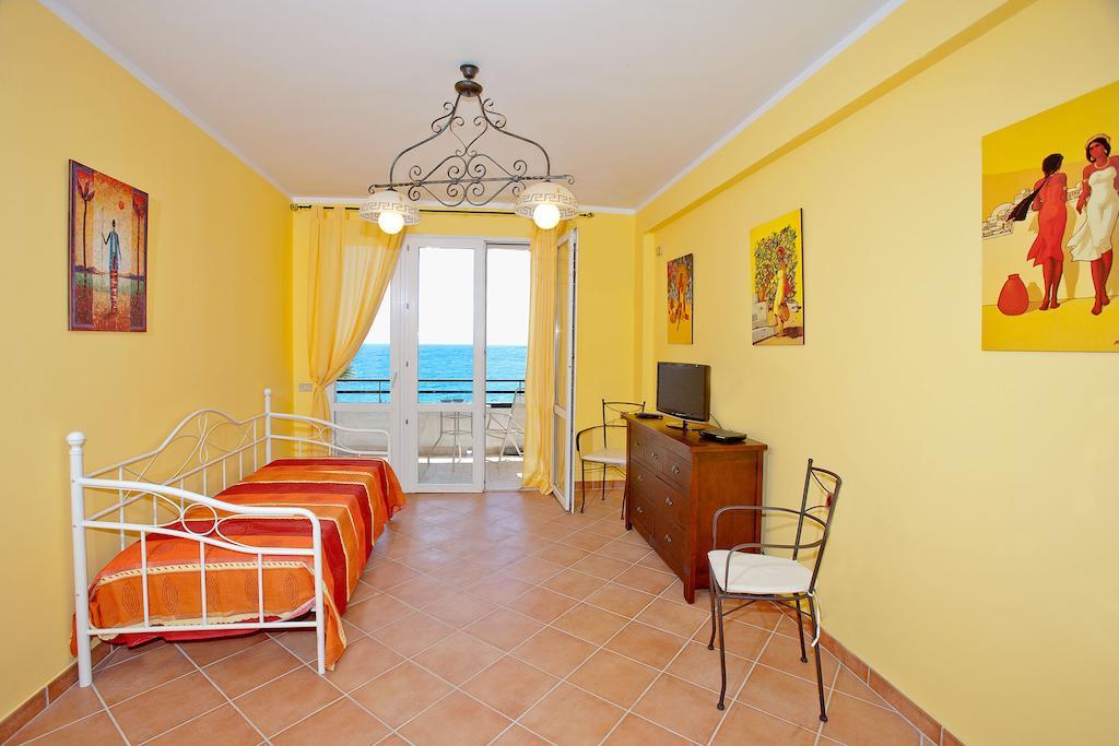 Polifemo Apartment Letojanni Room photo